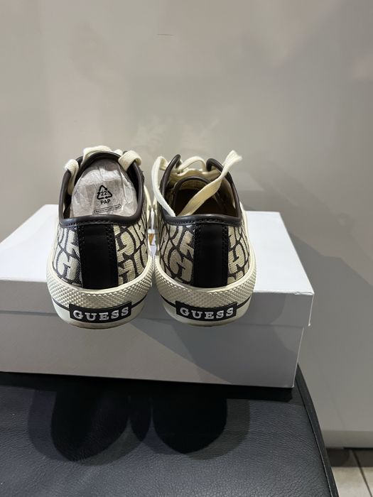 Дамски кецове Guess номер 36