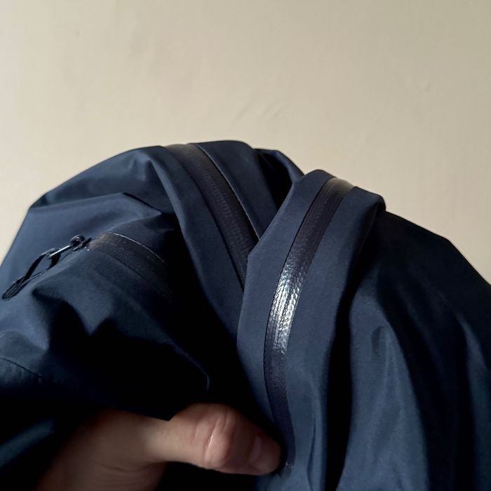 Леко яке Arcteryx ( Gore-Tex )