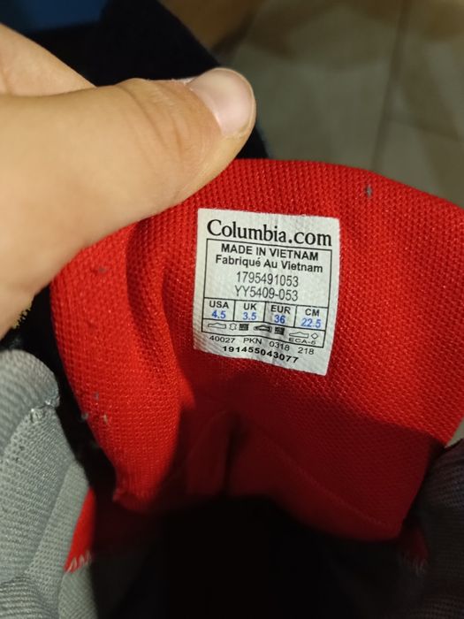 Vând bocanci originali Columbia