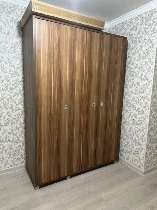 Шкаф домашний б/у