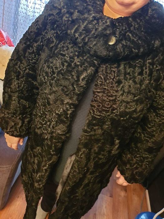 Продам Каракулевую шубу