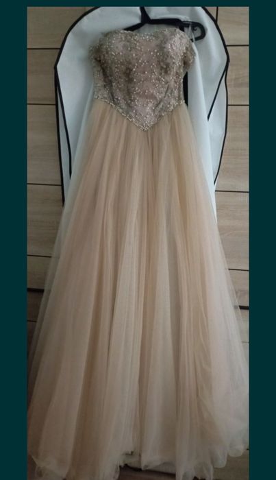 Продавам бална рокля S размер