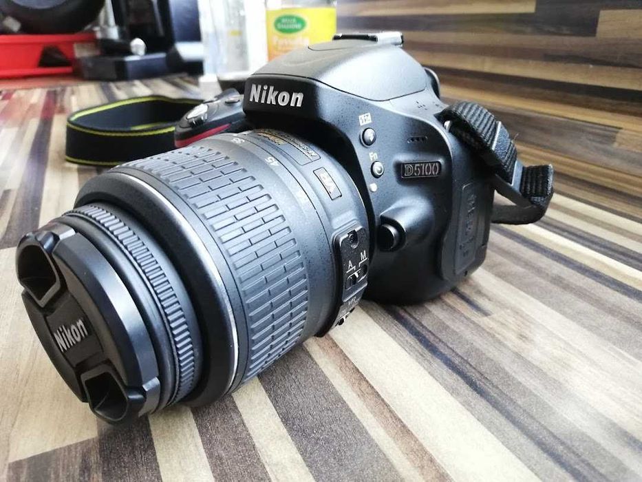 Продавам фотоапарат NIKON D5100 с пълен комплект обективи и аксесоари