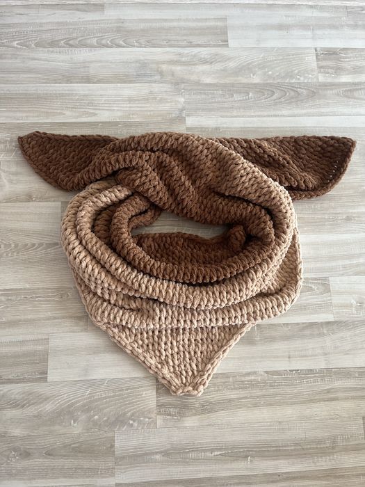 Продам шаль (бактус)  . Ручная работа