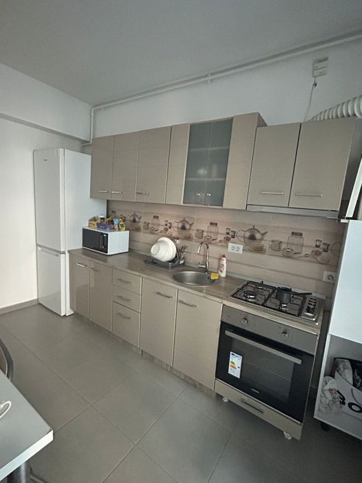 Vand apartament 3 camere si PARCARE subterana