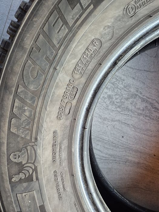 Vând cauciucuri 225/75/16 C M+S dot 2021 //Michelin//