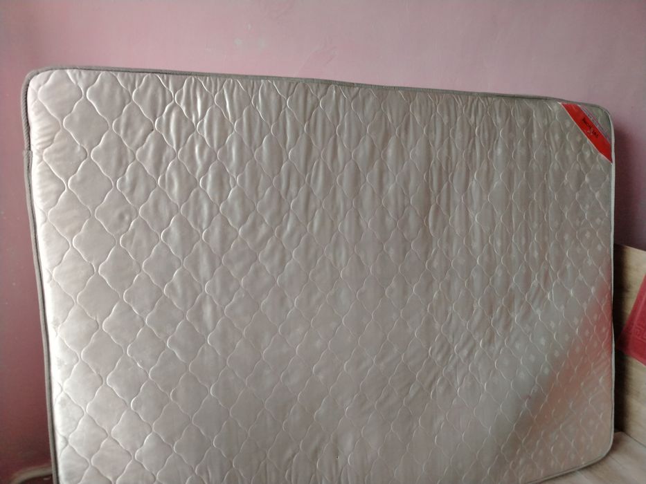 Продам хороший матрац.