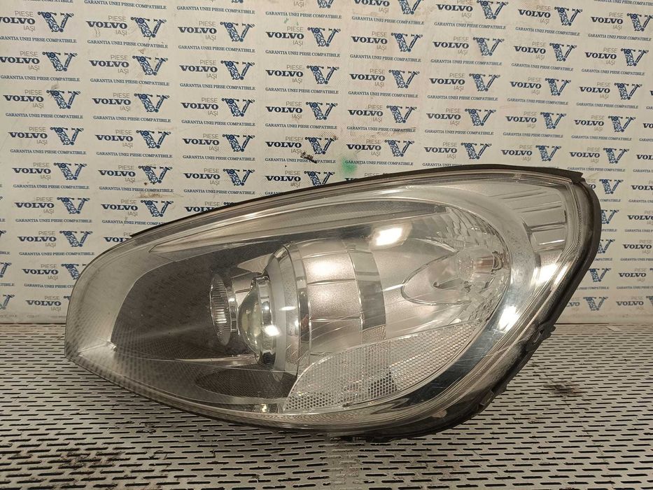 Far STANGA XENON OEM VOLVO S60 V60 volan pe stanga 2010 - 2013 complet