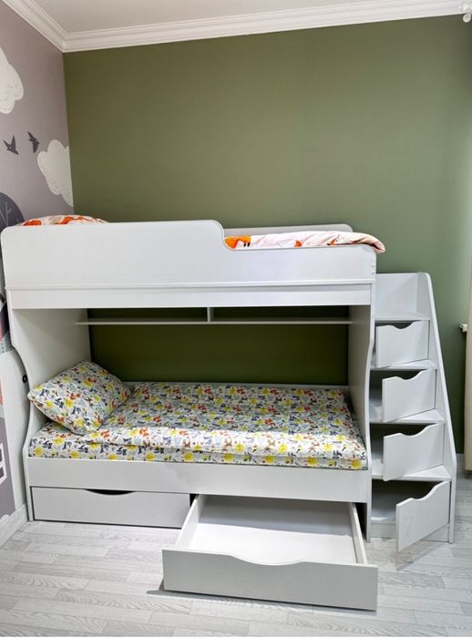 Двухъярусная кровать