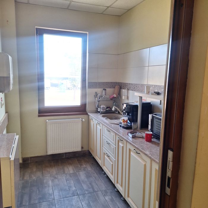 Spatiu de inchiriat, pe  str Careiului  168   la bulevard