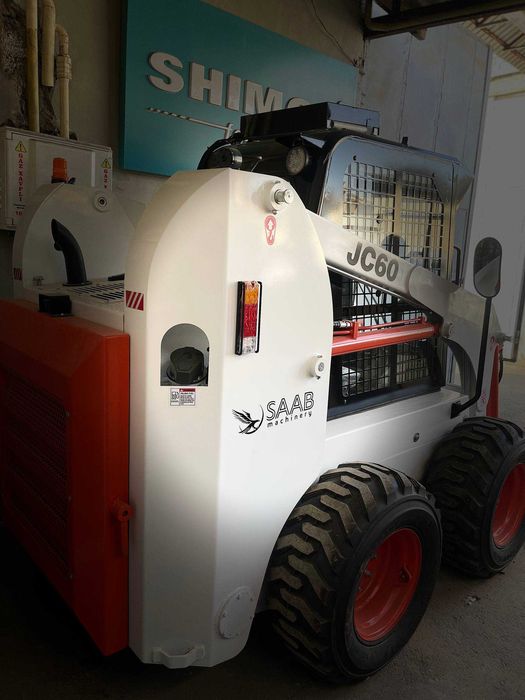 Погрузчик с бортовым поворотом Мини погрузчик  BOBCAT