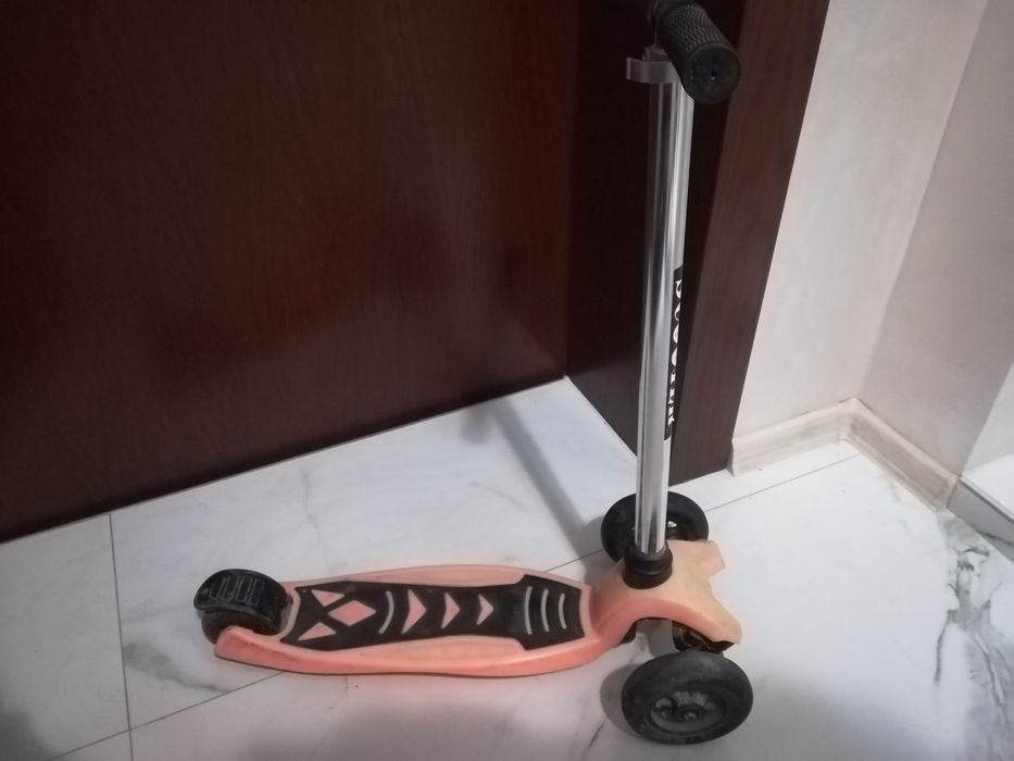 Детска тротинетка в отлично състояние