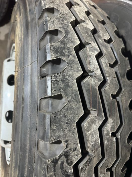 Продам шины с дисками 12.00R20