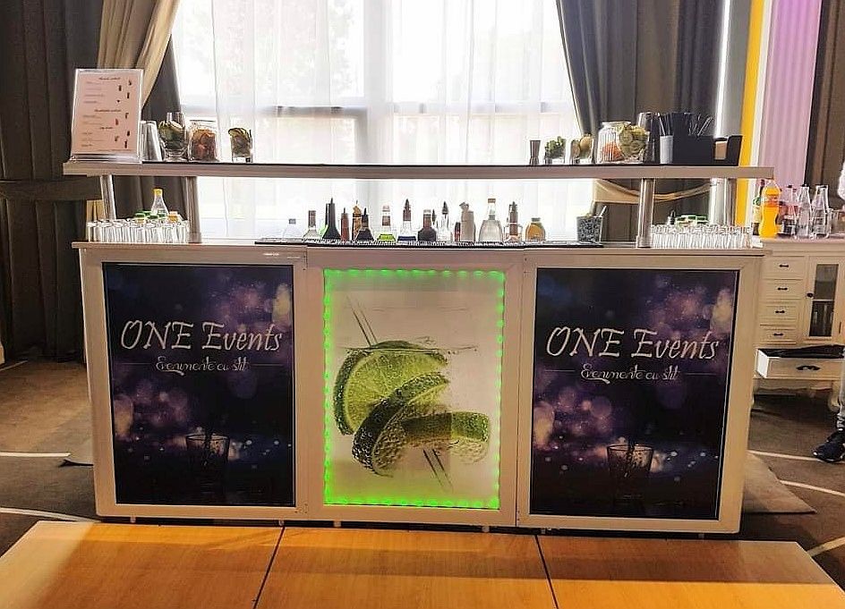 cocktail bar / bar mobil / barman / tort shoturi