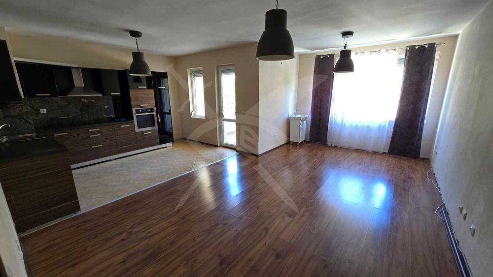 Продава се Тристаен апартамент в Пловдив, Кючук Париж - 100 кв.м за 1840 €/кв.м - Снимка #1