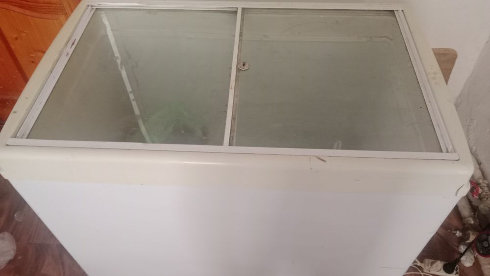 Морозилка продам