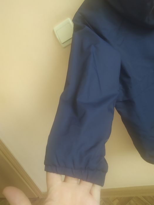 Продам детскую ветровку