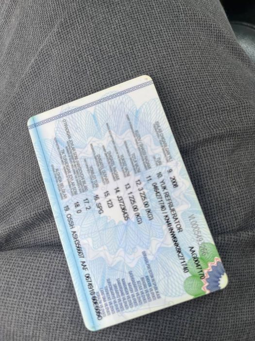 Kia Bongo gruzovoy avtomashinasi sotiladi