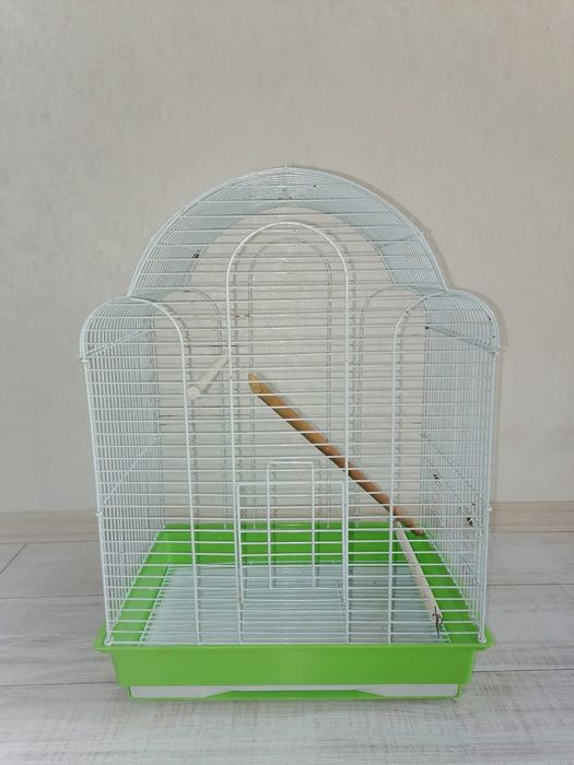 Продам клетки для птиц(попугаев)