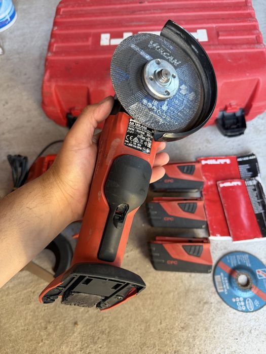 Hilti AG 125-A22 3х5,2Ah безчетков ъглошлайф