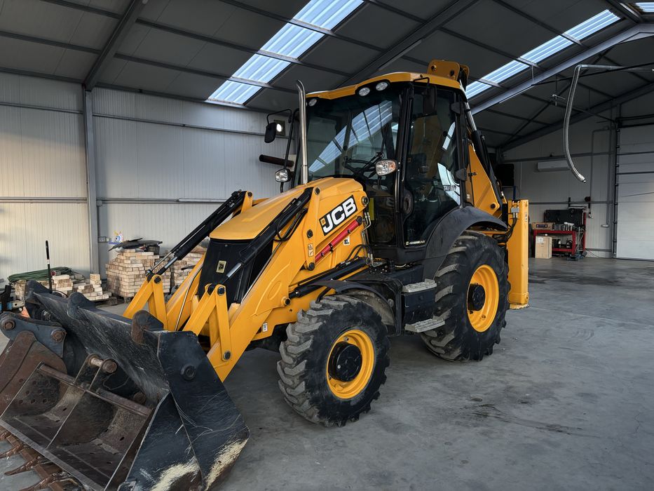 Buldoexcavator JCB 3cx  2018 /250 ore ! 110 CP / accept variante