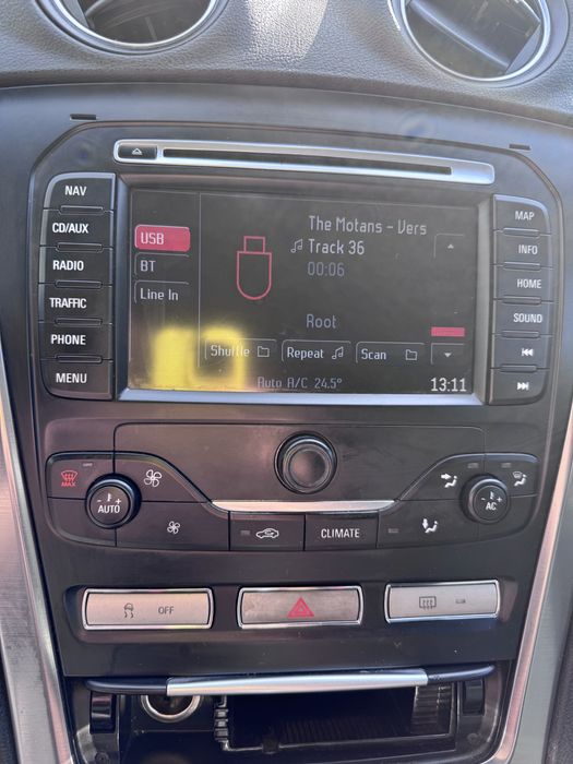 Vand sau schimb Ford Mondeo Berlina