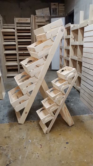 уникални стъпаловидни стелажи за плод и зеленчук