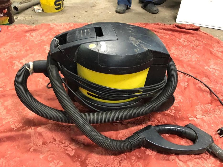 Aspirator karcher T201 cu perie electrica