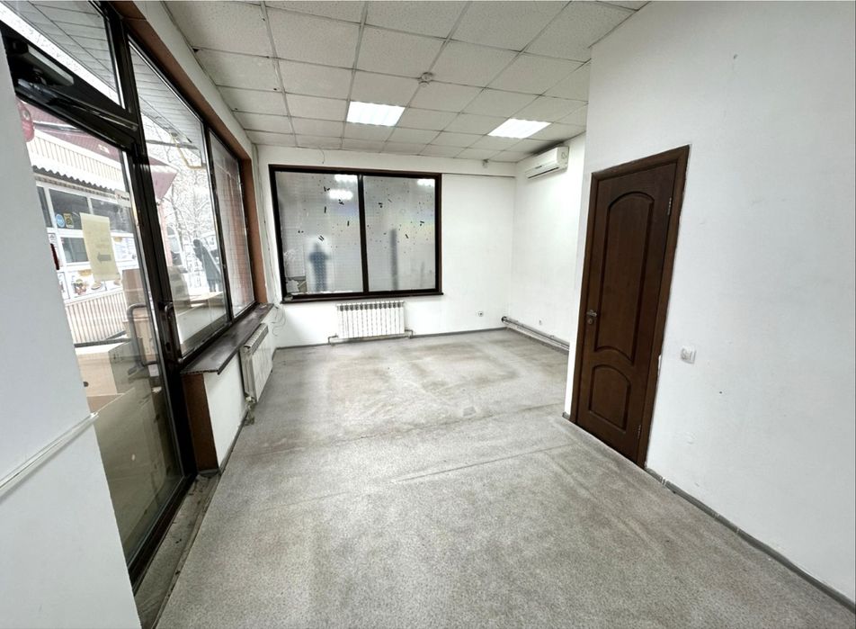 Сдам в аренду Магазин 30 кв.м. Шаляпина/Берегового.