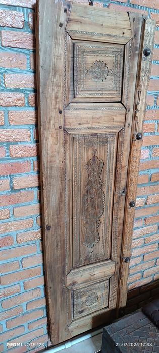 Продам старинную дверь. Одна створка. Состояние идеальное.