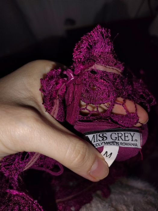 Vând rochie Miss Grey