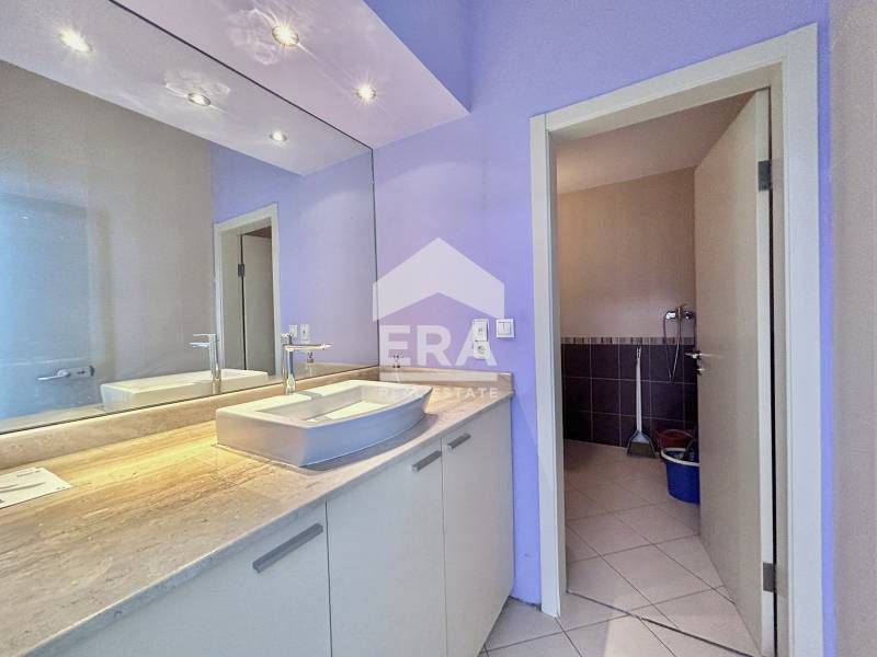 Дава се под наем Офис в София, Център - 210 кв.м за 2900 € - Снимка #4