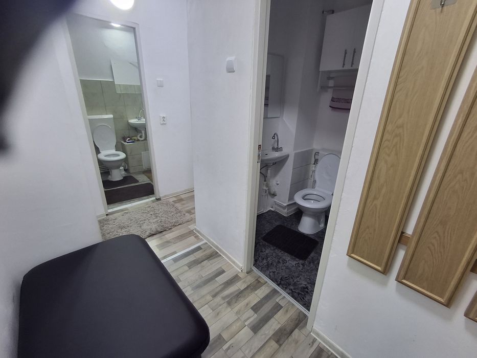Inchiriez apartament trei camere zona centrala