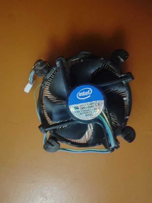 Оригинальный кулер Intel CPU Cooler