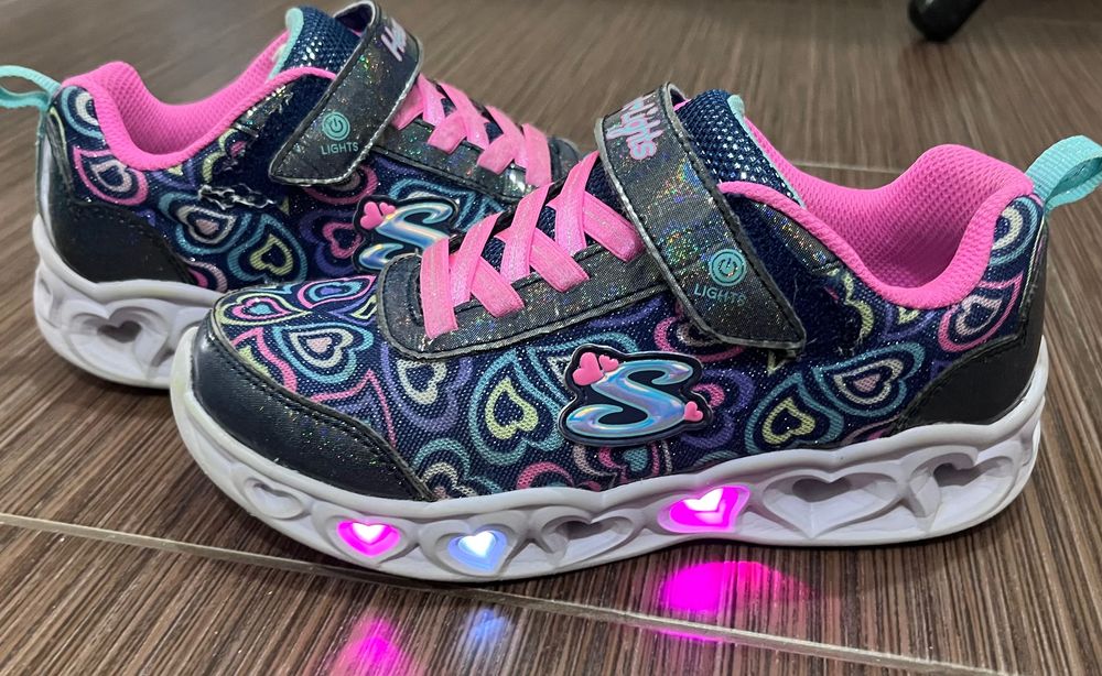 Skechers fete, Heart Lights Boogie Love cu LED, originali, mărimea 33