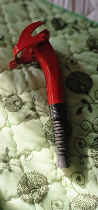 Фуния за метални туби 2 броя чисто нови