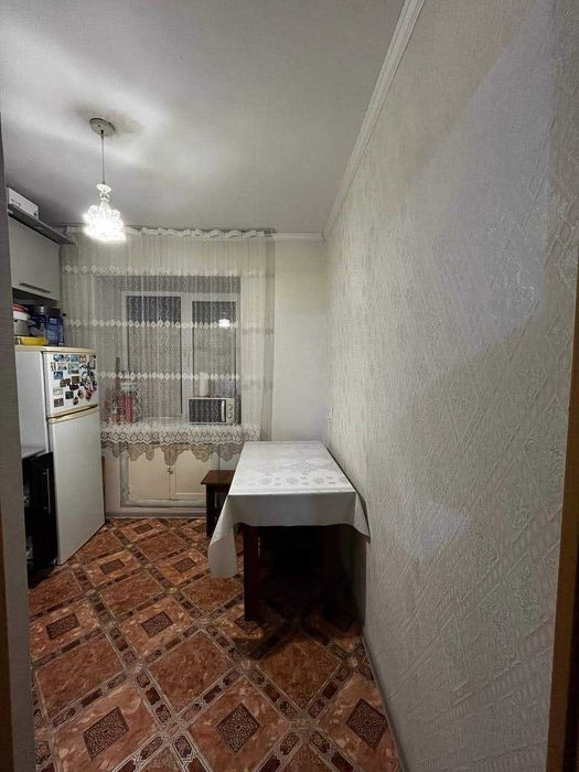 продается 2 ком квартира район 3 школа