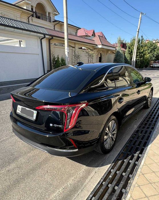 Hongqi  2025 — 2