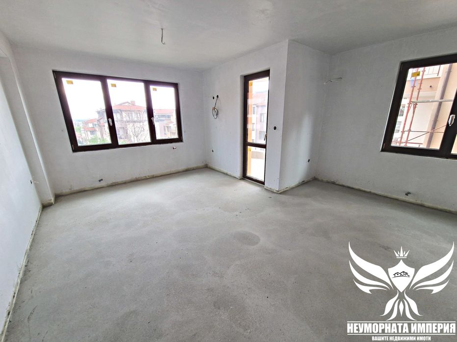 Продавам нов тристаен 91кв. ет. 2 в гр.Асеновград, кв.Стадиона