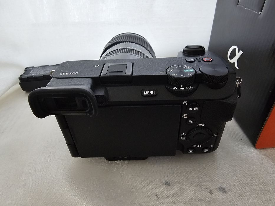 Sony 6700 yangidek 1300$