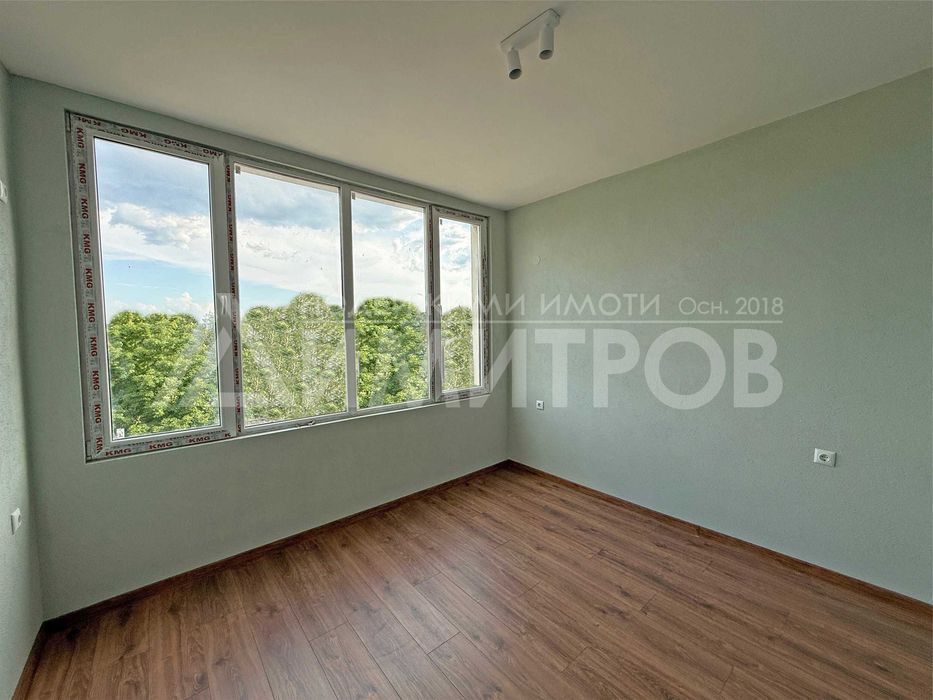 Продава двустаен (2+1) апартамент 56 кв.м. в центъра на в гр. Нови пазар. - снимка 9