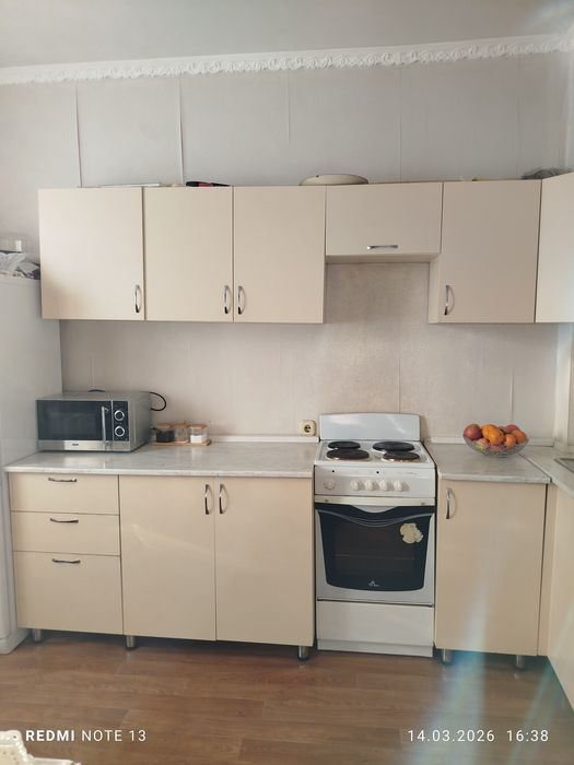 Продается КУХОННЫЙ гарнитур в отличном состоянии!