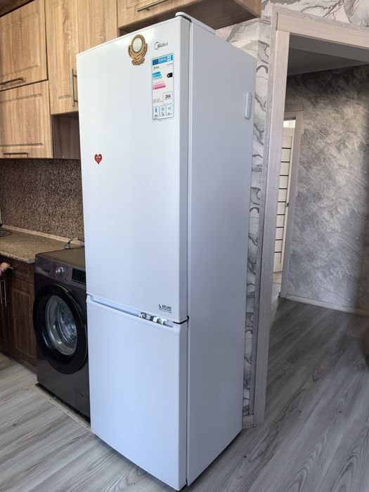 Продам холодильник Midea