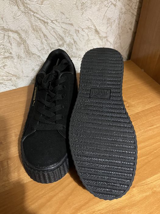 Продам кроссовки