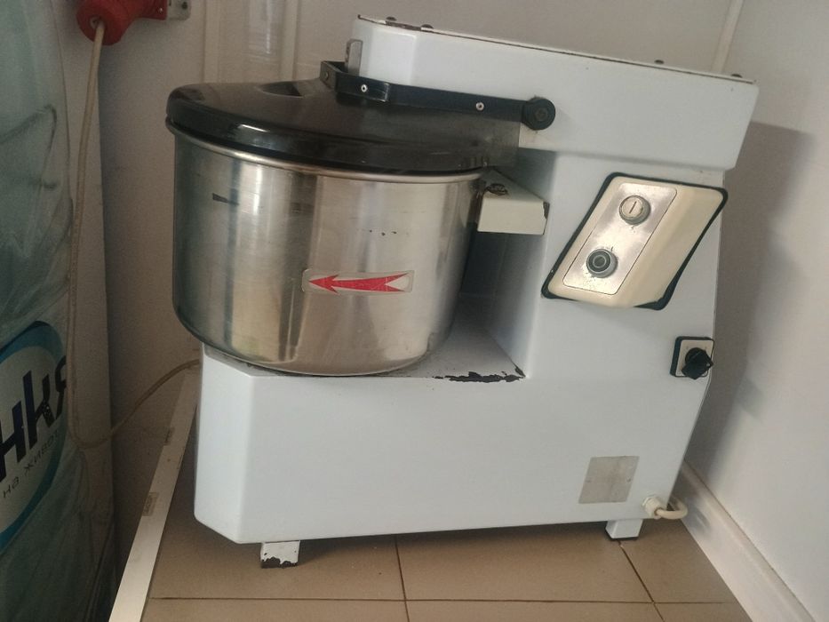 Продавам Тестобъркачка