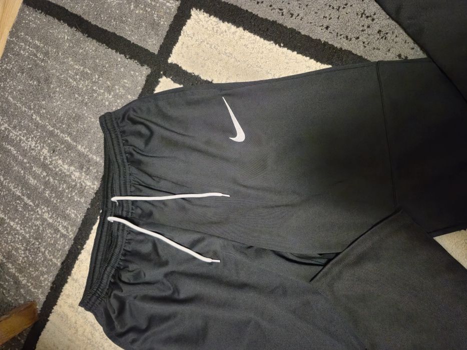 Долнище nike Dri-fit (ново)