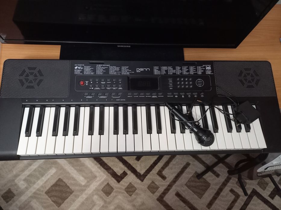 Продам синтезатор Denn dek 494