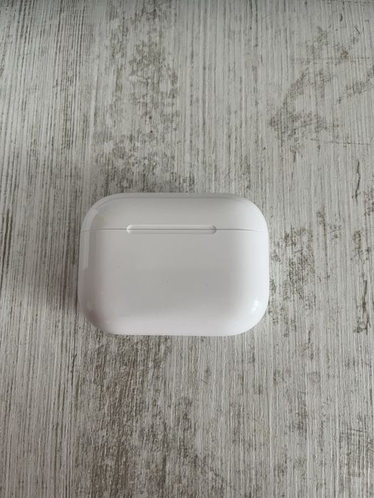 Vand Airpods pro 3 folosite