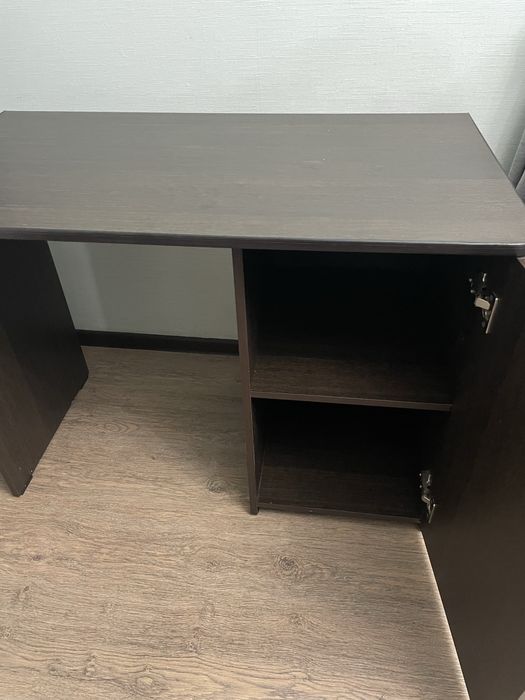 Продам  в отличном состояни стол.