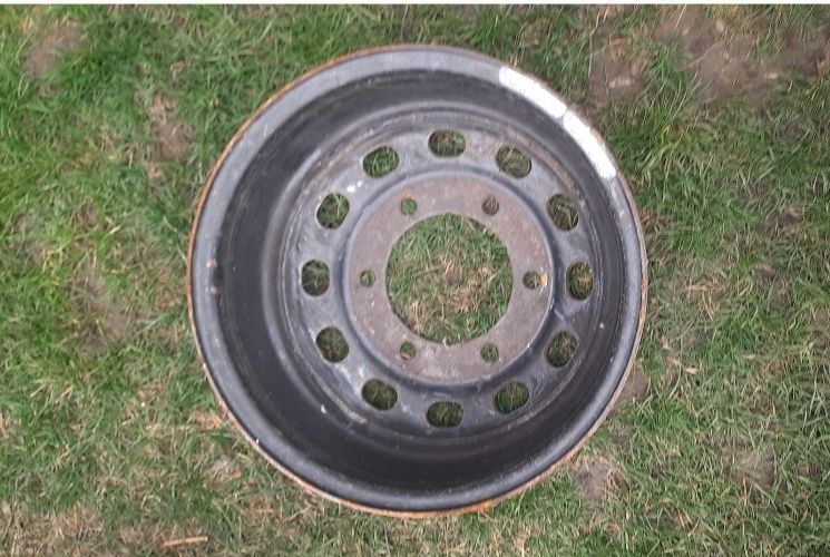 Janta otel Fiat și Ford